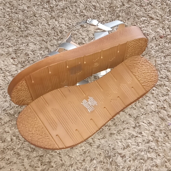 💕Wanted Athena style Sandals - Picture 3 of 3